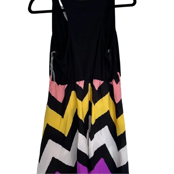 NaNa Black Sleeveless Top - Picture 3 of 5